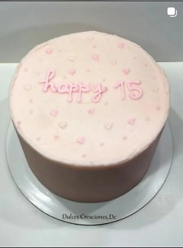 Torta elegante para quinceaÃ±os decoracion festiva
