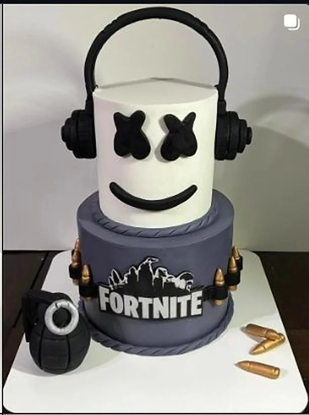 Torta temÃ¡tica gaming Fortnite para cumpleaÃ±os