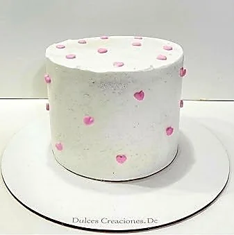 Torta primera comunion minimalista con flores blancas y detalles dorados